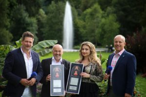Elena Nuzman: IMPALA Silver-Award und TV-Power: ab 30.8 im Deutschen Musikfernsehen, 4/5. 9 in Sonnenklar TV