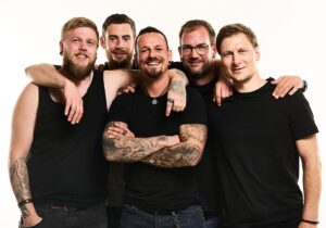 ROCKSTROM veröffentlichen zweites Studioalbum “Zwischen Spiegeln und Schatten”