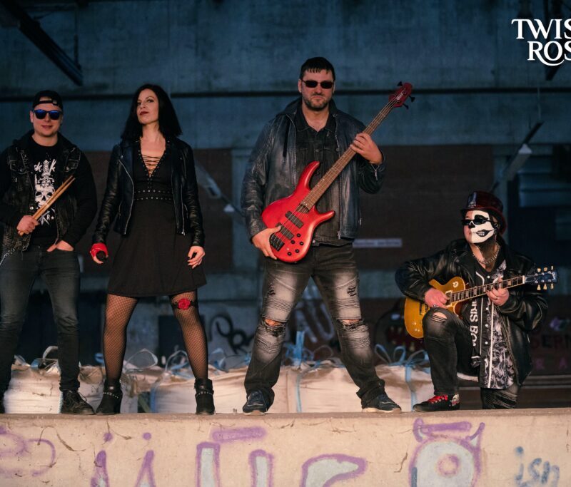 Foto von Twisted Rose